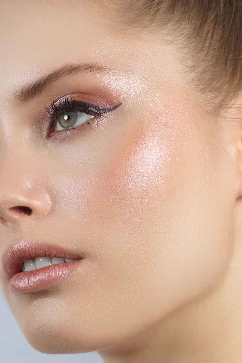 Stila - Heaven's Hue Highlighter (Award-winning, lightweight, radiance-enhancing highlighter)